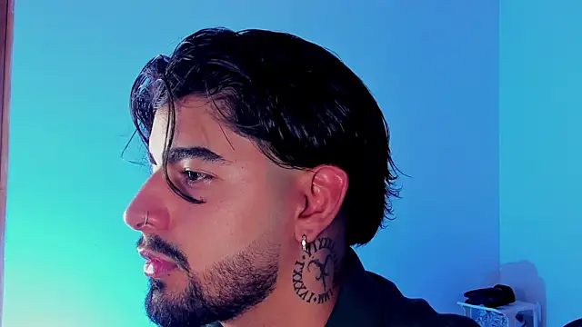 Snapshot of maximo_black_ chatting on 10.17.25 maximo black  online show from 10.17.25