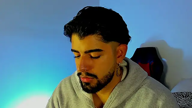 Snapshot of maximo_black_ chatting on 10.20.25 maximo black  online show from 10.20.25