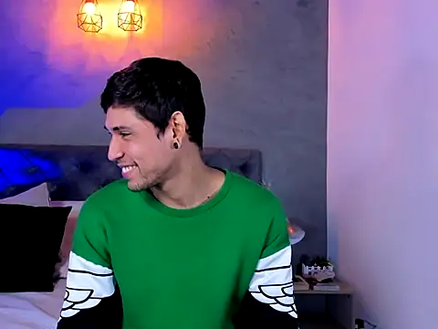 Snapshot of MaxHuston chatting on 10.15.25 MaxHuston online show from 10.15.25