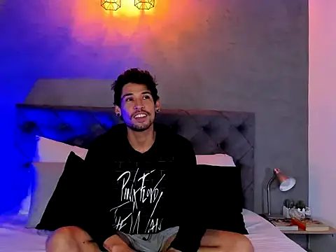 MaxHuston online show from 11.14.25