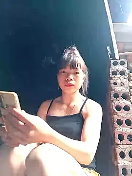 Erza-- online show from 10.28.25