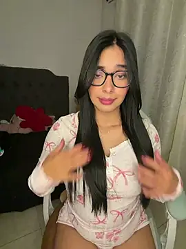 Snapshot of MiaSofia__ chatting on 04.29.26 MiaSofia online show from 04.29.26