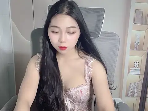 Lilybelle-e online show from 10.18.25