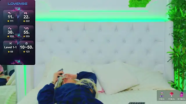 Snapshot of AriannaSins chatting on 01.30.25 AriannaSins online show from 01.30.25