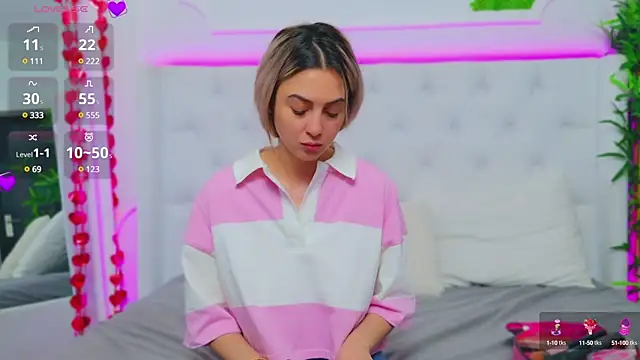 Snapshot of AriannaSins chatting on 03.21.25 AriannaSins online show from 03.21.25