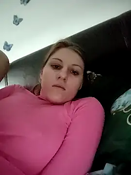 Snapshot of SandyCassie chatting on 11.12.25 SandyCassie online show from 11.12.25