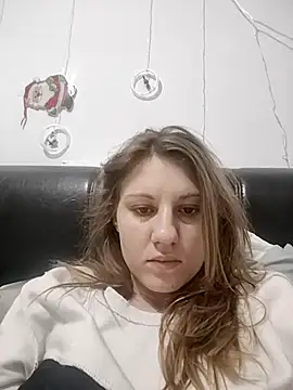 Snapshot of SandyCassie chatting on 11.28.25 SandyCassie online show from 11.28.25