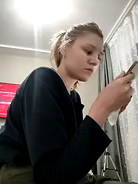 Snapshot of SandyCassie chatting on 11.30.25 SandyCassie online show from 11.30.25