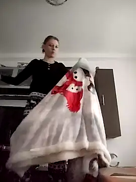 Snapshot of SandyCassie chatting on 12.18.25 SandyCassie online show from 12.18.25