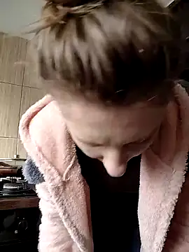 Snapshot of SandyCassie chatting on 12.20.25 SandyCassie online show from 12.20.25