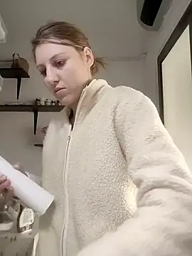 Snapshot of SandyCassie chatting on 12.22.25 SandyCassie online show from 12.22.25