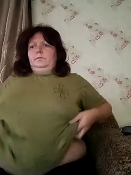 Snapshot of IrichaGold281 chatting on 10.16.25 IrichaGold281 online show from 10.16.25