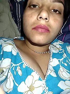 Snapshot of kiaara01 chatting on 10.17.25 kiaara01 online show from 10.17.25