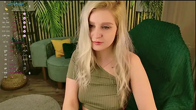 Snapshot of cold_blondie chatting on 01.19.26 cold blondie online show from 01.19.26