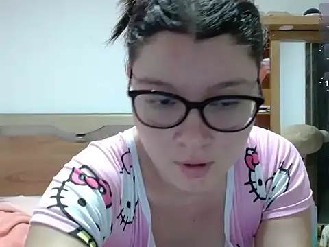 18 girl online show from 10.26.25