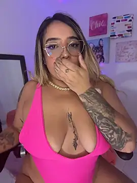 Snapshot of _Ninasanz chatting on 07.18.26 Ninasanz online show from 07.18.26