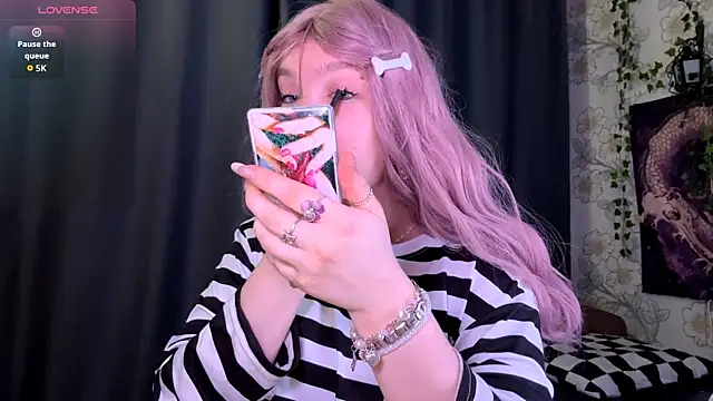 Snapshot of CordieRonsini chatting on 10.17.25 CordieRonsini online show from 10.17.25