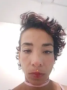 Teressa Love online show from 10.28.25