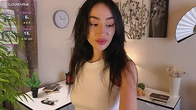 Snapshot of Marie_Long chatting on 01.11.26 Marie Long online show from 01.11.26