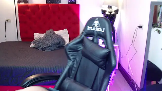 Insomniia  online show from 10.17.25