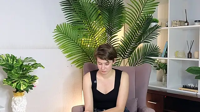 Snapshot of CaronArnstein chatting on 10.18.25 CaronArnstein online show from 10.18.25