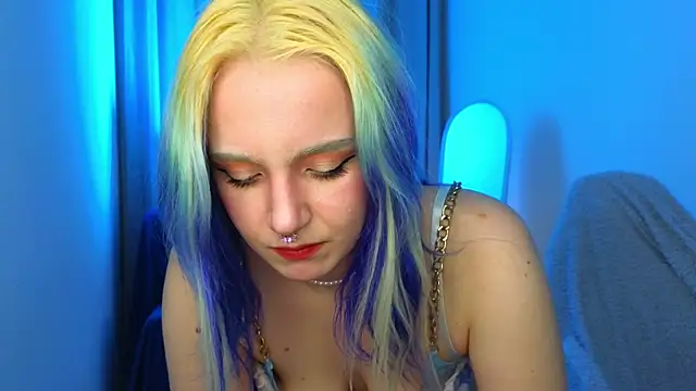 Snapshot of AleksaDivine chatting on 11.01.25 AleksaDivine online show from 11.01.25