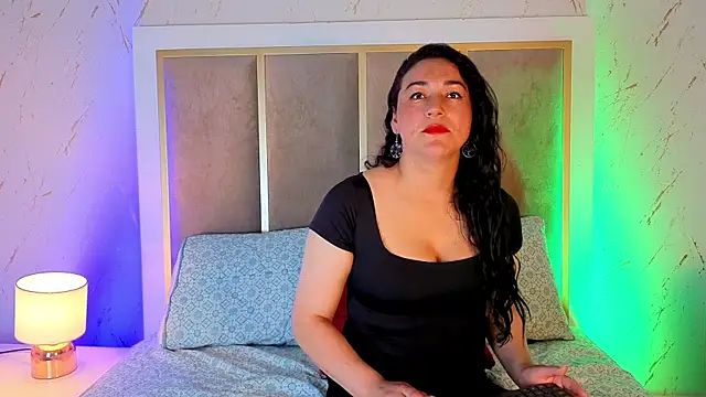 Elizabeth bennett 6 online show from 10.20.25