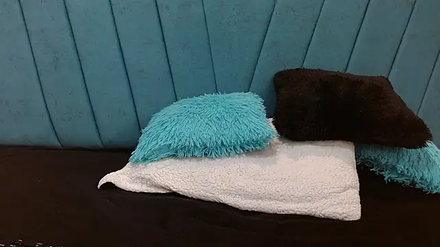 Billi TillXX online show from 10.19.25