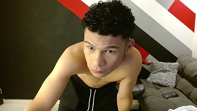 Billi TillXX online show from 10.24.25