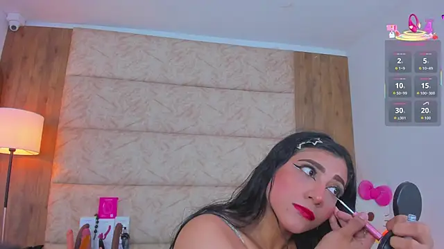 Snapshot of Antonella_Russo1 chatting on 11.10.25 Antonella Russo1 online show from 11.10.25