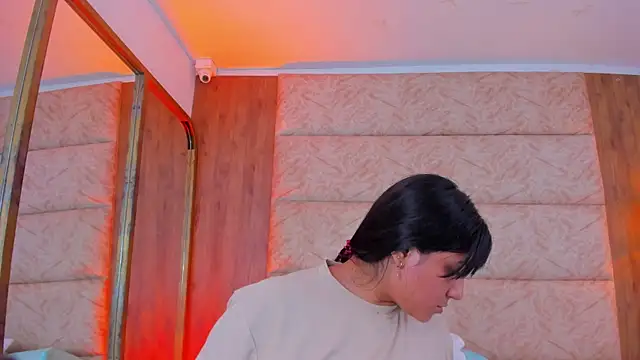 Snapshot of Antonella_Russo1 chatting on 11.20.25 Antonella Russo1 online show from 11.20.25