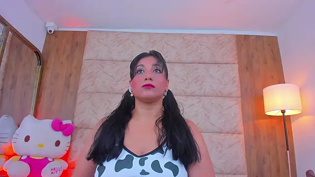 Snapshot of Antonella_Russo1 chatting on 11.24.25 Antonella Russo1 online show from 11.24.25