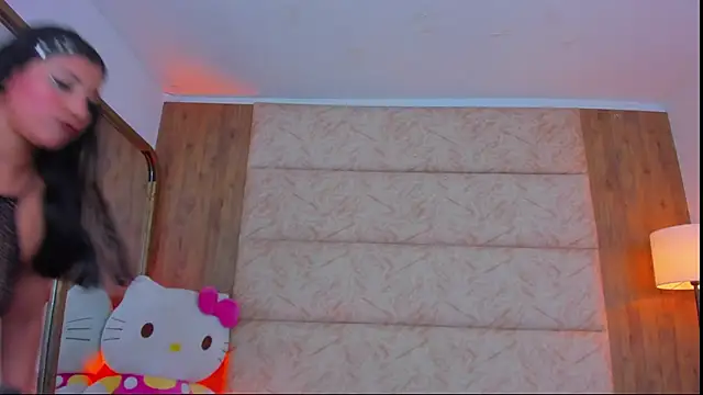 Snapshot of Antonella_Russo1 chatting on 12.02.25 Antonella Russo1 online show from 12.02.25