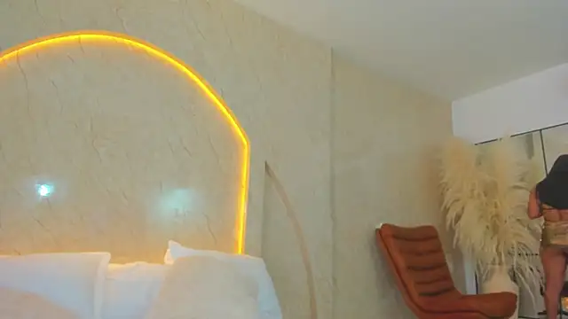 Snapshot of Antonella_Russo1 chatting on 12.16.25 Antonella Russo1 online show from 12.16.25