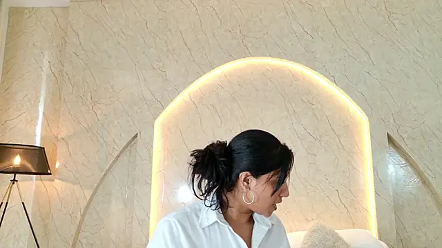 Snapshot of Antonella_Russo1 chatting on 04.08.26 Antonella Russo1 online show from 04.08.26