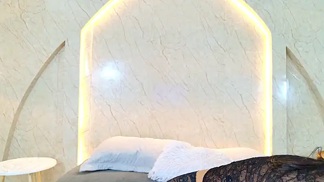 Snapshot of Antonella_Russo1 chatting on 05.19.26 Antonella Russo1 online show from 05.19.26