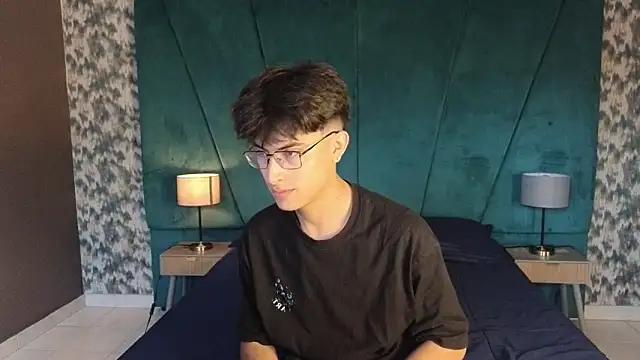 Aaron Eze online show from 11.29.25