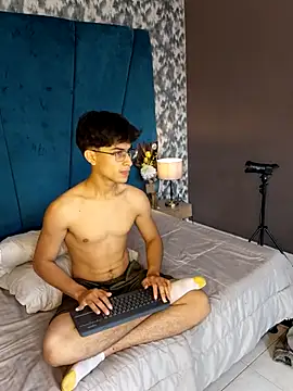 Aaron Eze online show from 02.16.26