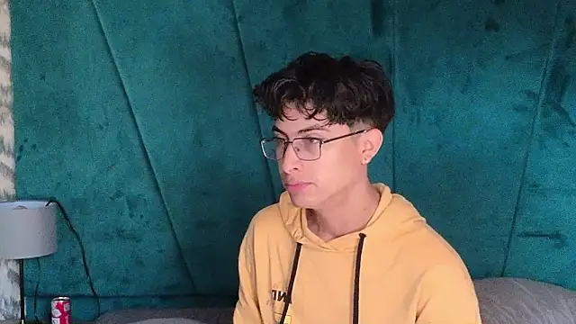 Aaron Eze online show from 03.15.26