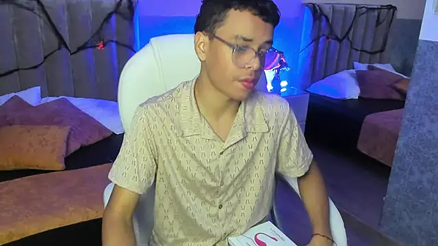 Xavier Fox    online show from 10.28.25