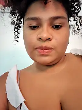 Snapshot of Aliona_ chatting on 11.04.25 Aliona online show from 11.04.25