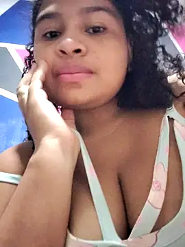 Snapshot of Aliona_ chatting on 11.20.25 Aliona online show from 11.20.25