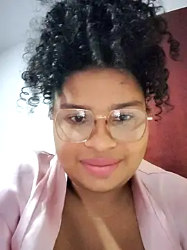 Snapshot of Aliona_ chatting on 11.21.25 Aliona online show from 11.21.25