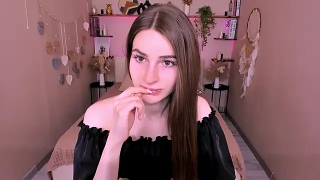 Snapshot of RoxyMorris chatting on 03.26.26 RoxyMorris online show from 03.26.26