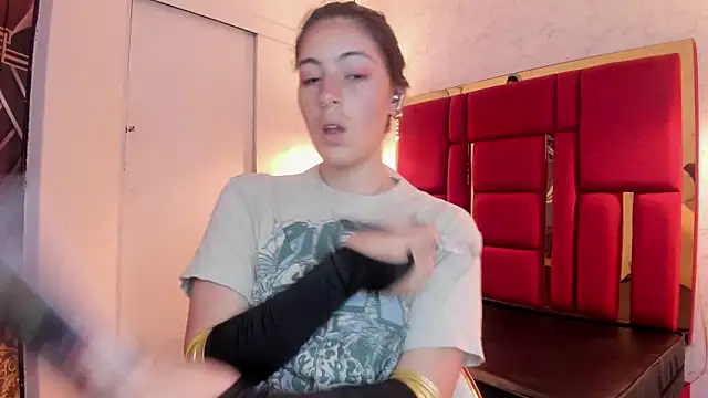 moon winy online show from 11.11.25