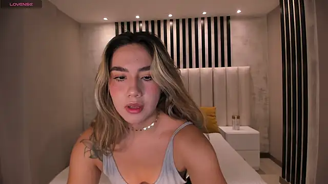 AnnieMonroe1 online show from 10.30.25