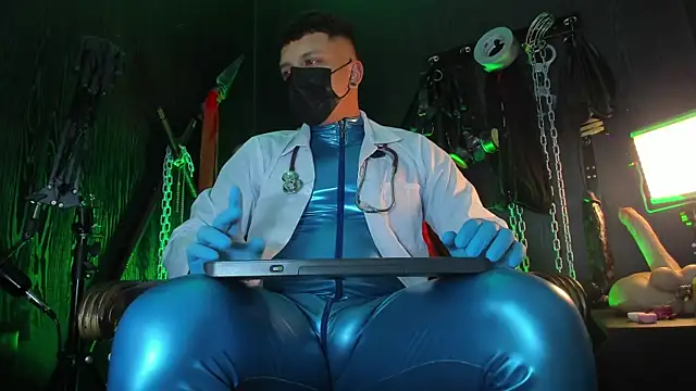 Snapshot of Master_Connor_BDSM chatting on 05.29.26 Master Connor BDSM online show from 05.29.26