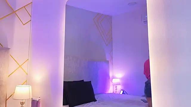 Snapshot of Martinaa_Garcia chatting on 05.19.26 Martinaa Garcia online show from 05.19.26