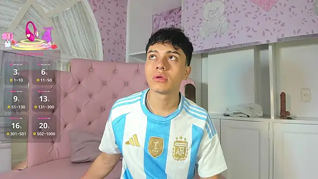 Snapshot of Dani_rivass_ chatting on 10.16.25 Dani rivass  online show from 10.16.25