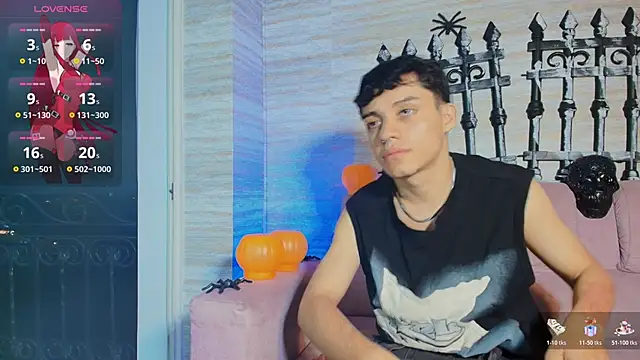 Snapshot of Dani_rivass_ chatting on 10.22.25 Dani rivass  online show from 10.22.25